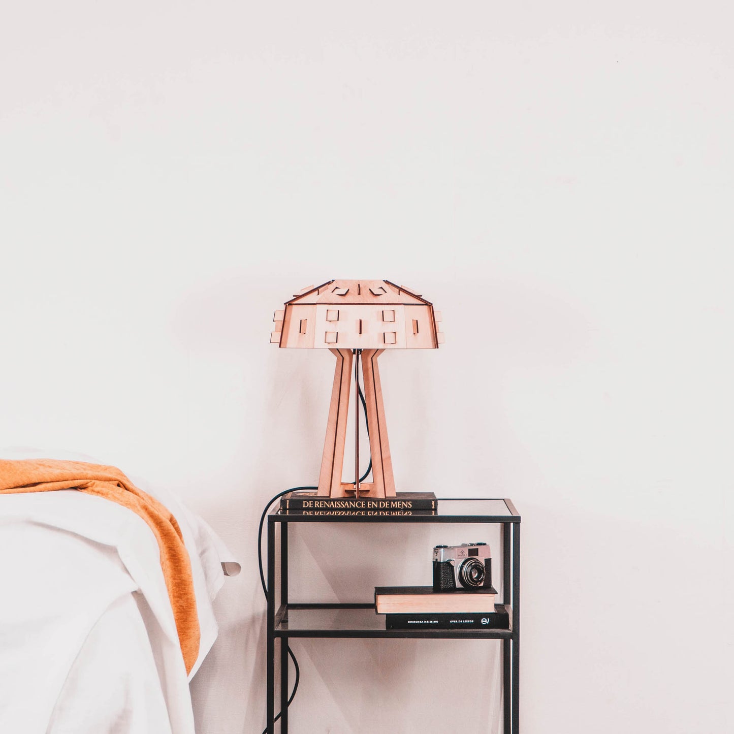 OSCAR tafellamp van WOMP de houten lamp