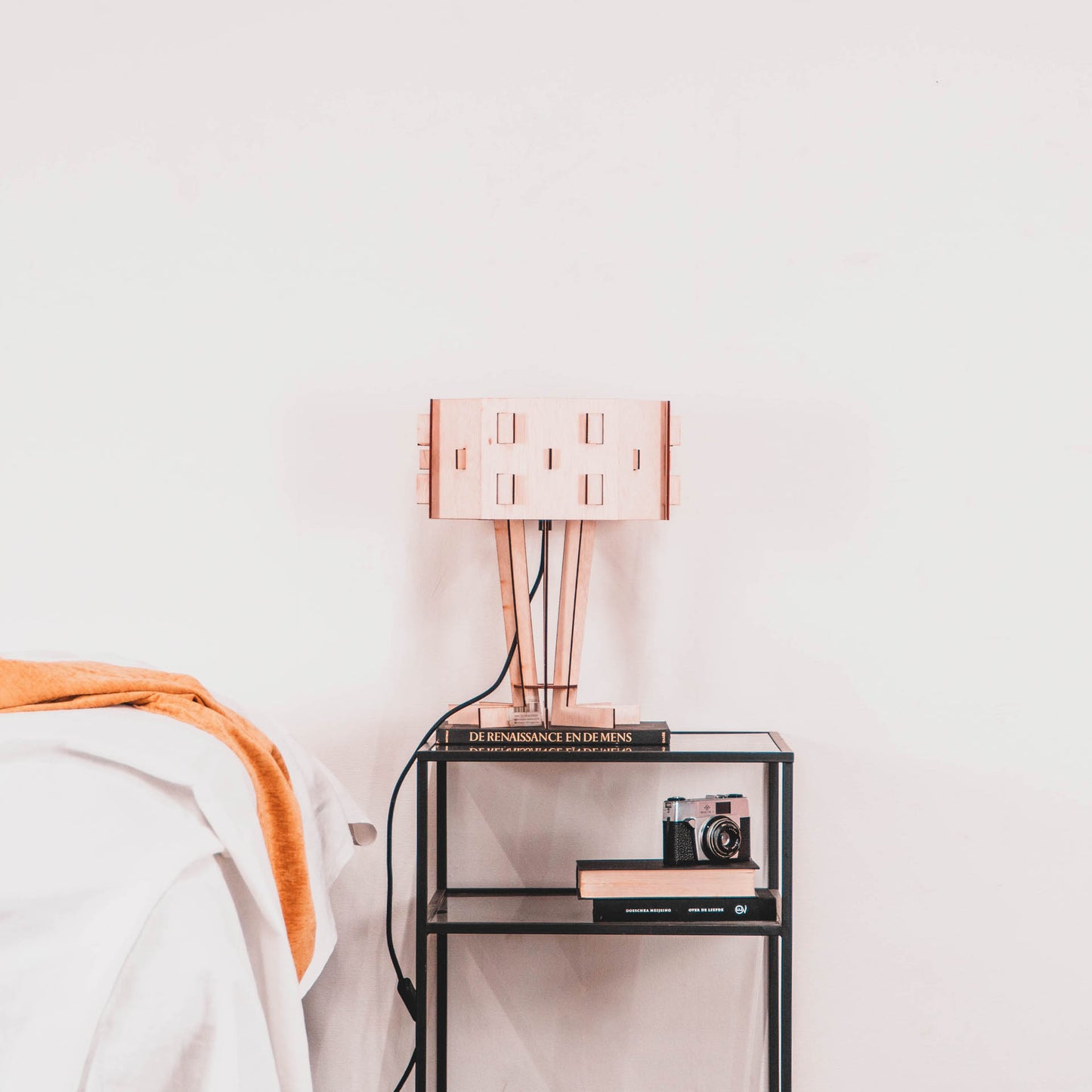MORRIS tafellamp van WOMP de houten lamp
