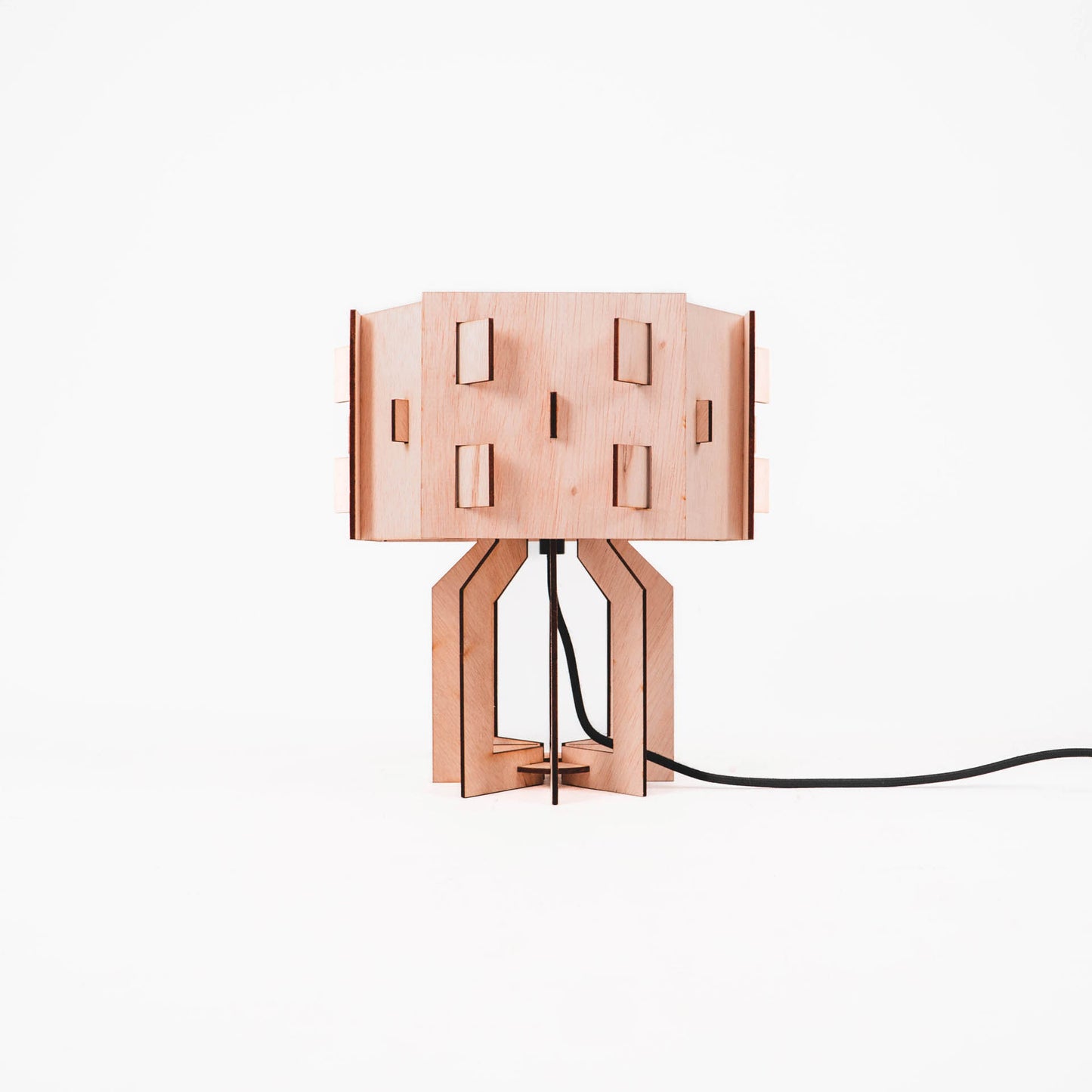 TESS tafellamp van WOMP de houten lamp
