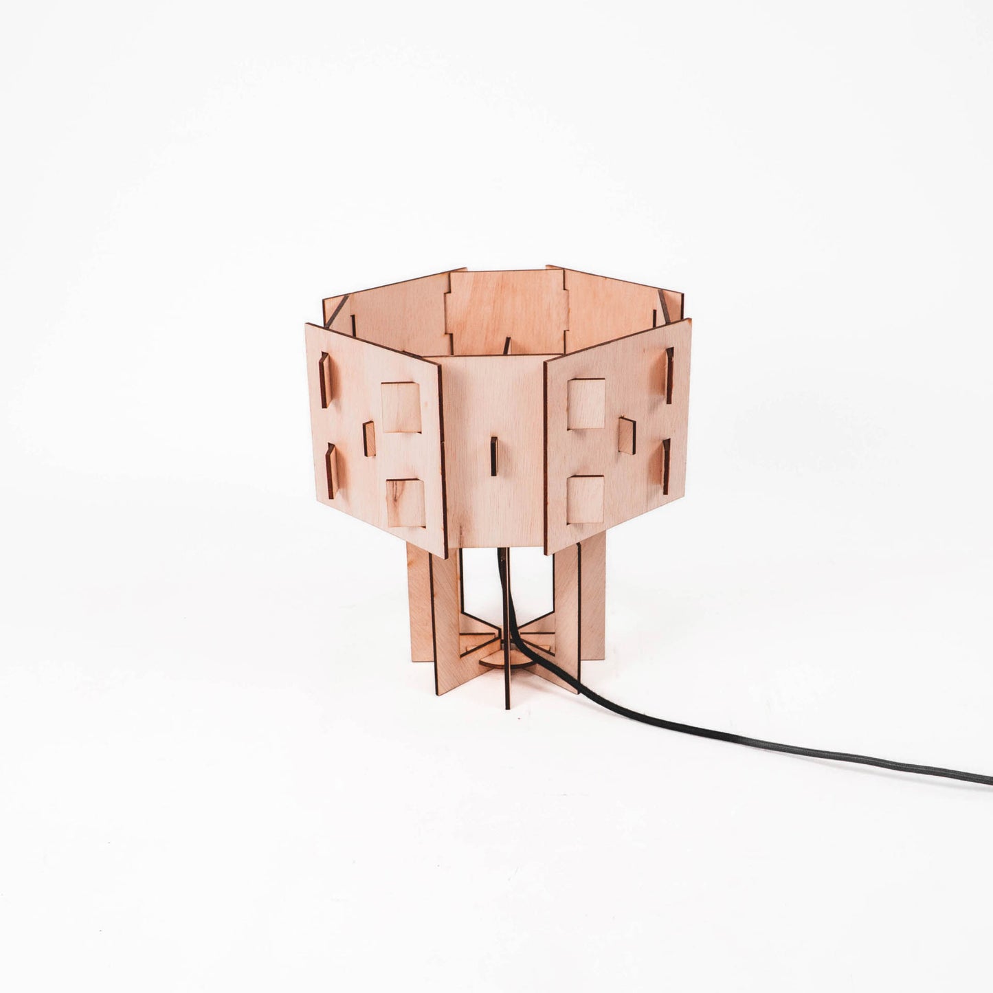 TESS tafellamp van WOMP de houten lamp