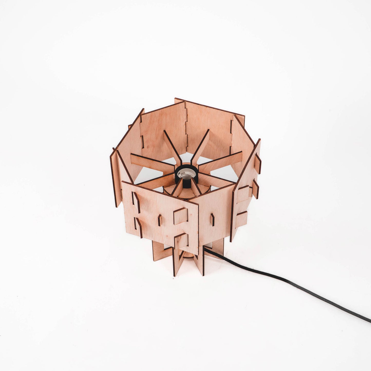 TESS tafellamp van WOMP de houten lamp