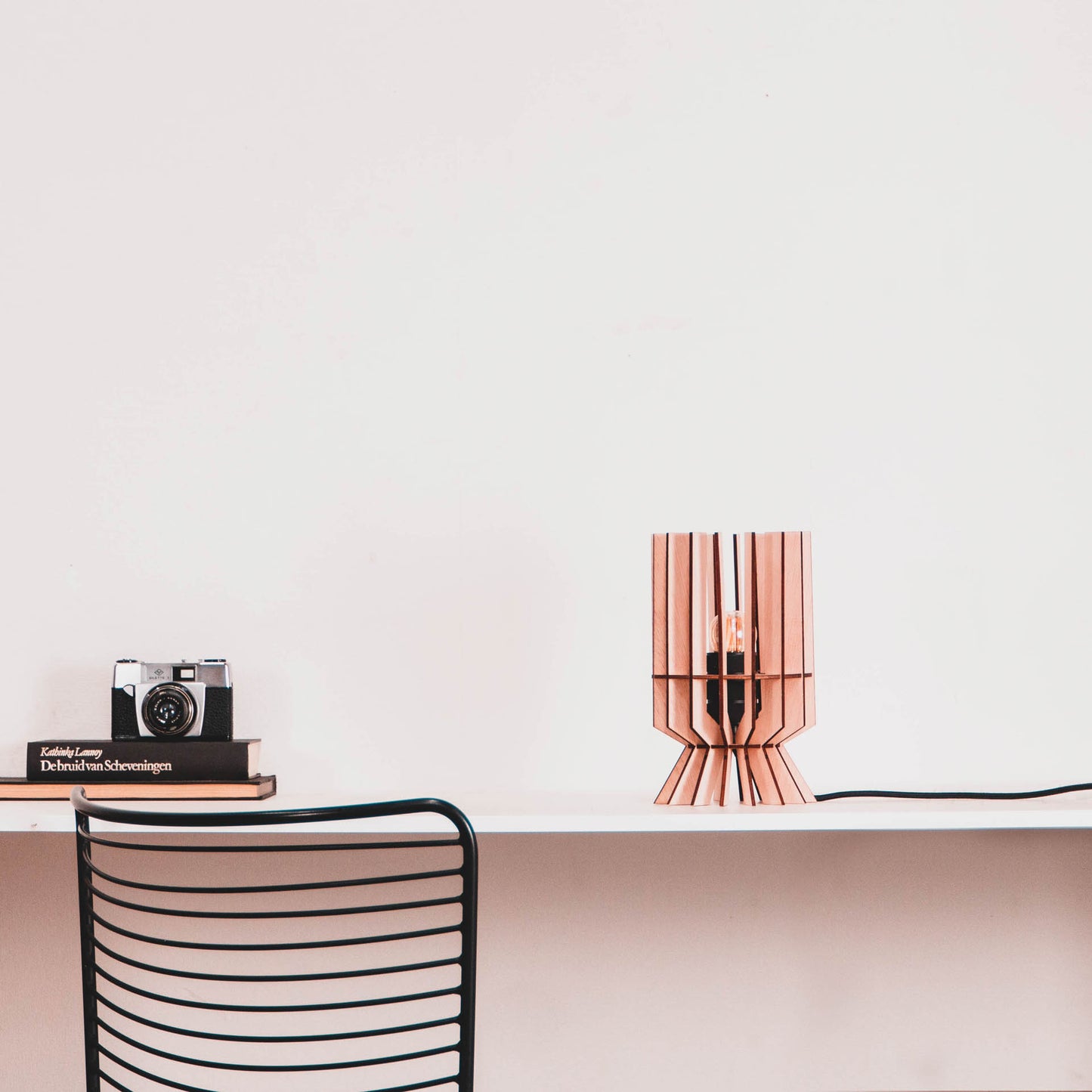 TARA tafellamp van WOMP de houten lamp