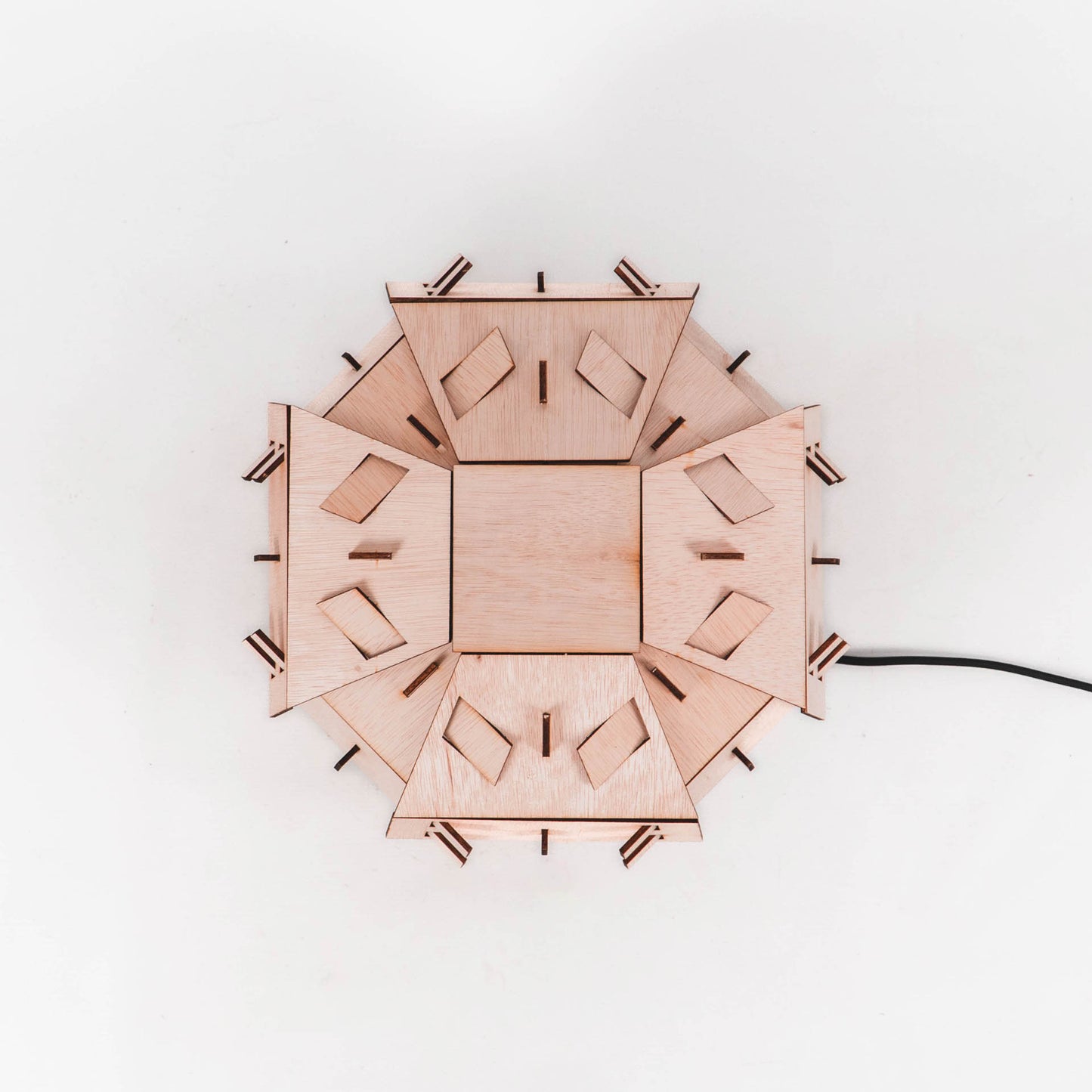 DEX tafellamp van WOMP de houten lamp