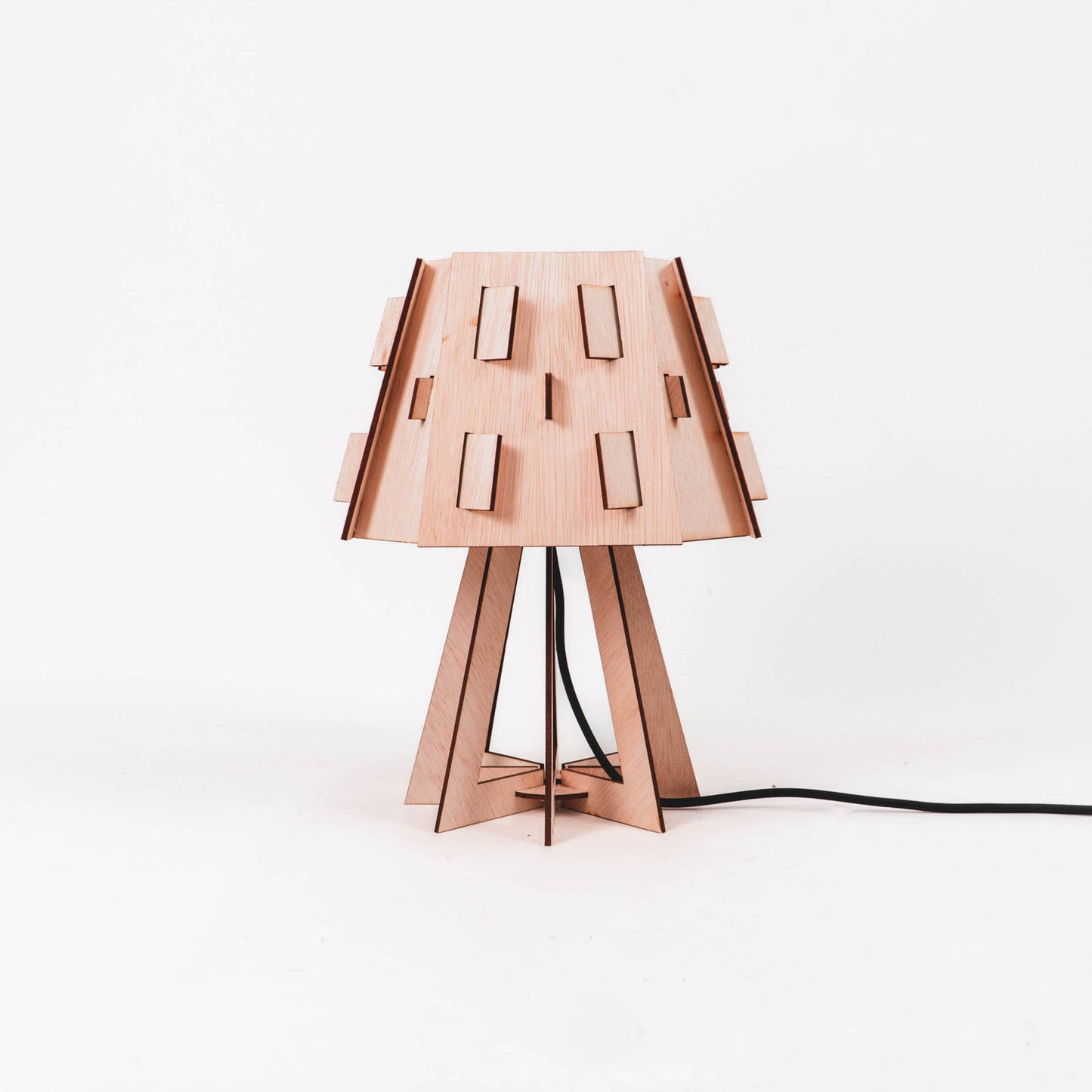 SUZIE tafellamp van WOMP de houten lamp