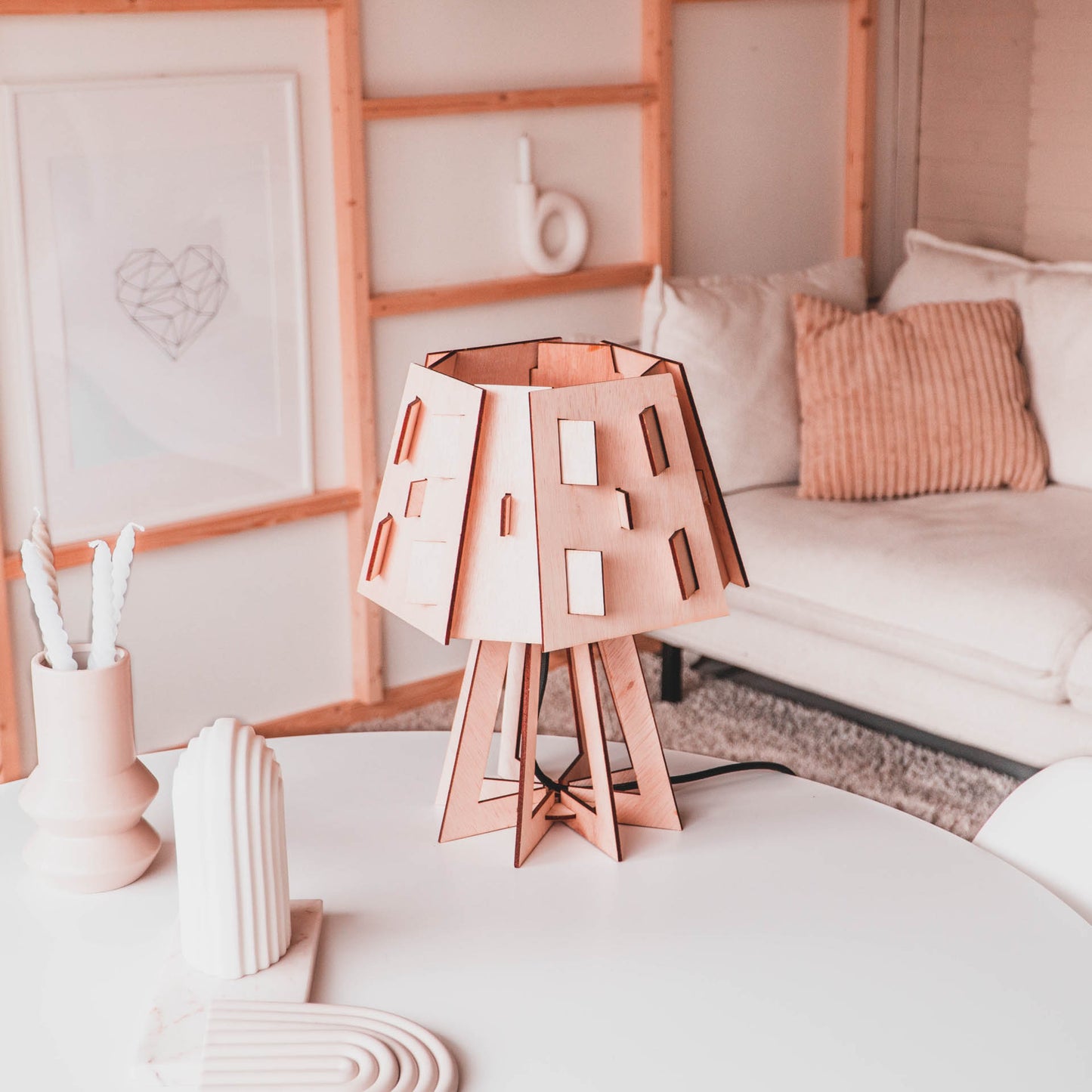 SUZIE tafellamp van WOMP de houten lamp