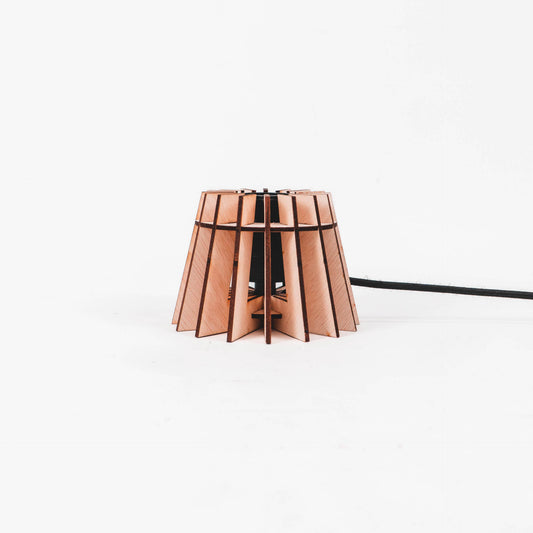 LIZ tafellamp van WOMP de houten lamp