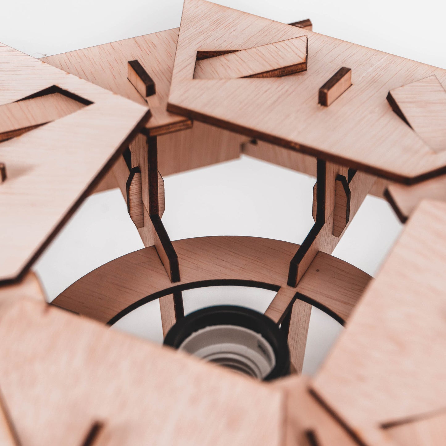 DEX tafellamp van WOMP de houten lamp